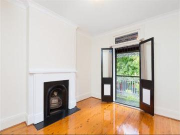 Three Bedroom Terrace in Excellent Location!