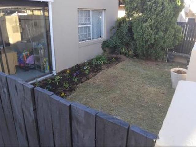 three bedroom town house for sale