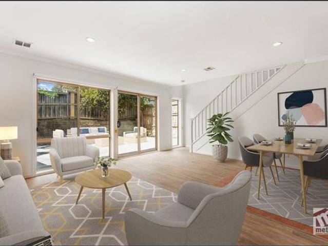 THREE BEDROOM TOWNHOUSE!