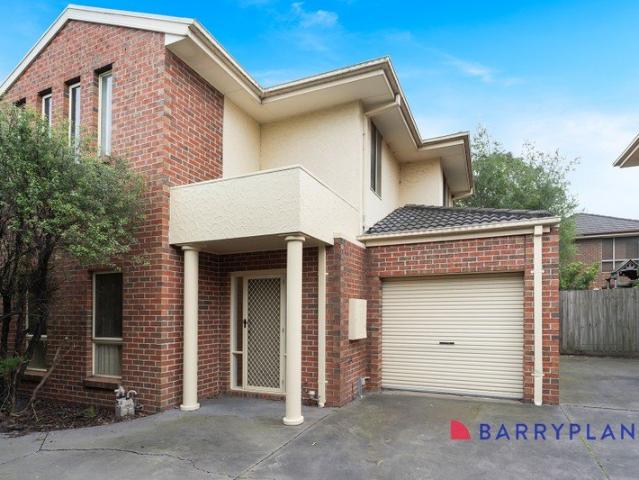 THREE BEDROOM TOWNHOUSE!