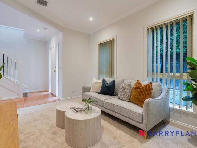 THREE BEDROOM TOWNHOUSE!