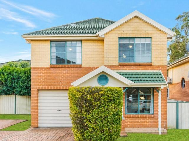 THREE BEDROOM TOWNHOUSE WITH LARGE OUTDOOR ENTERTAINING AREA