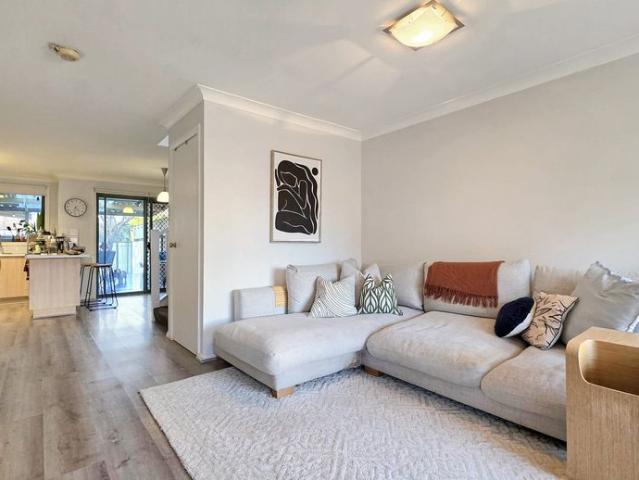 THREE BEDROOM TOWNHOUSE WITH LARGE OUTDOOR ENTERTAINING AREA
