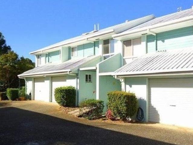Three bedroom Townhouse with Private Courtyard