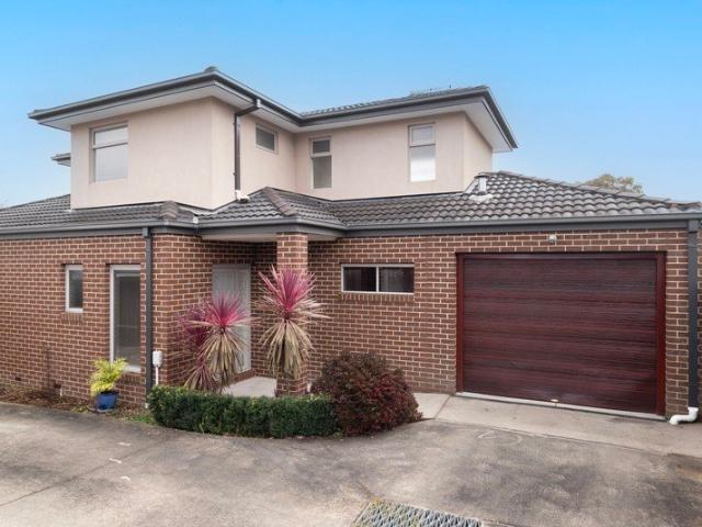 Three Bedroom Townhouse with Spacious Living