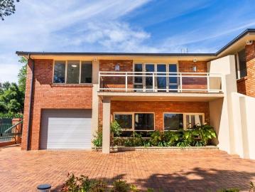 Three Bedroom Townhouse with Views