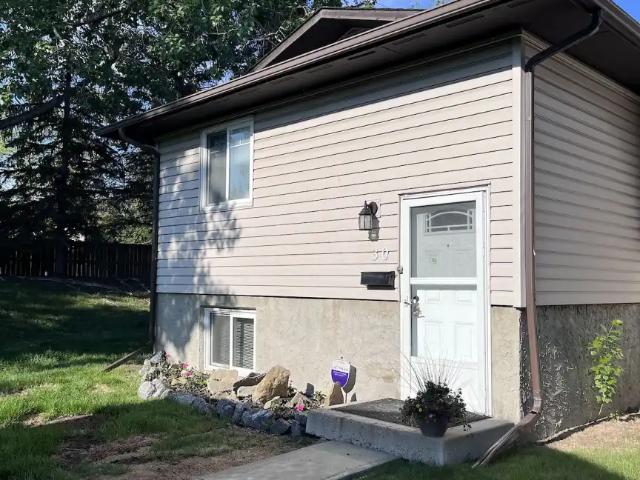 Three Bedroom Townhouse Available in Dalhousie