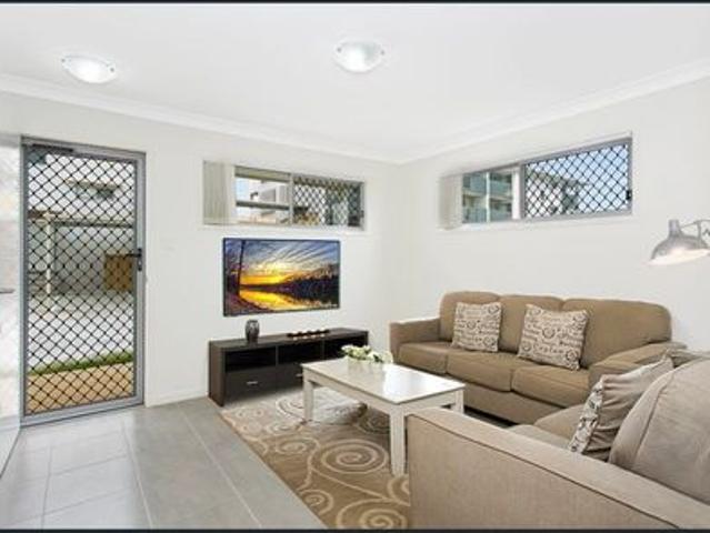 Three Bedroom Townhouse Close to Everything!