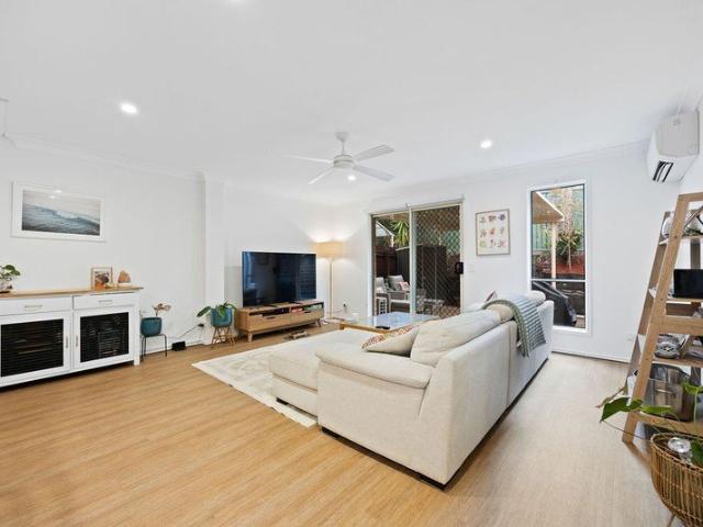 Three Bedroom Townhouse in a Great Location!