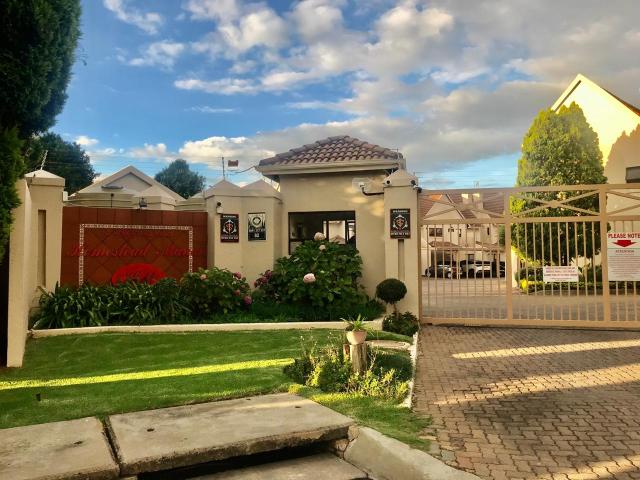 Three Bedroom Townhouse in Bramley