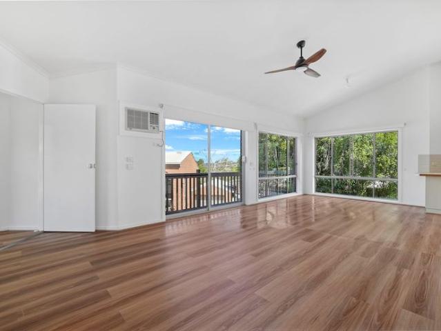 Three Bedroom Townhouse in Highton