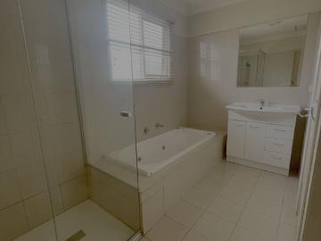 Three Bedroom Townhouse in KEW!