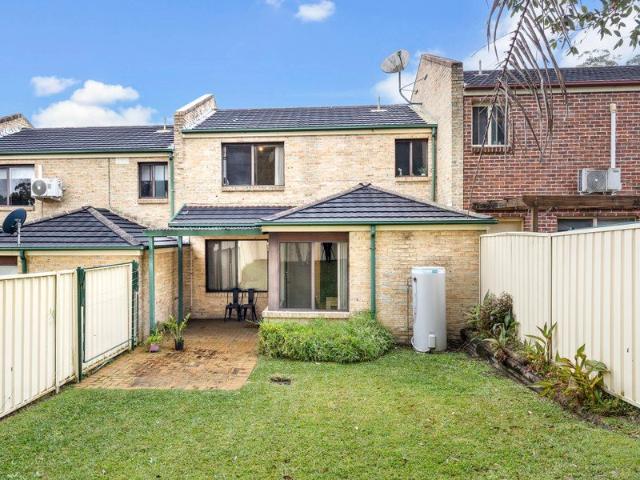 Three Bedroom Townhouse In Mardi!