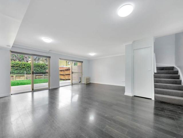 Three Bedroom Townhouse in Prime Castle Hill Location