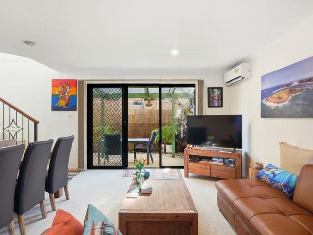 Three Bedroom Townhouse in Prime Location!