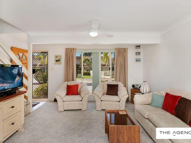 Three Bedroom Townhouse in Resort Style Complex