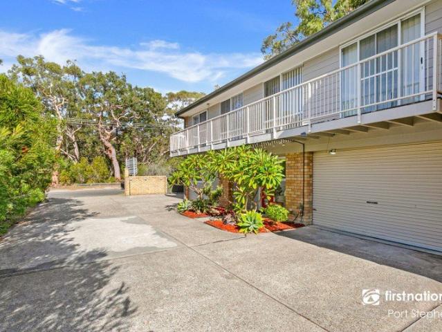 Three bedroom townhouse in Salamander Bay