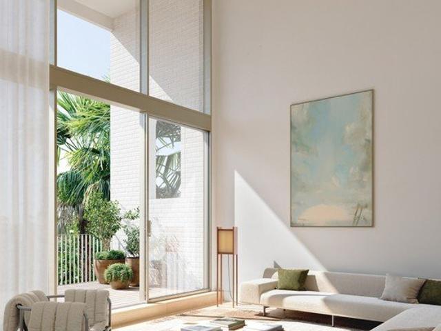 Three Bedroom Townhouses With Generous Green Space