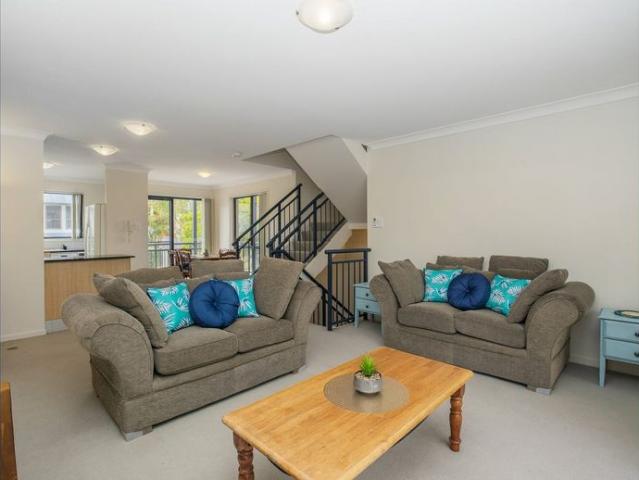 Three Bedroom Tri Level Townhouse FURNISHED