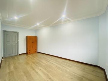 Three bedroom unit for lease!