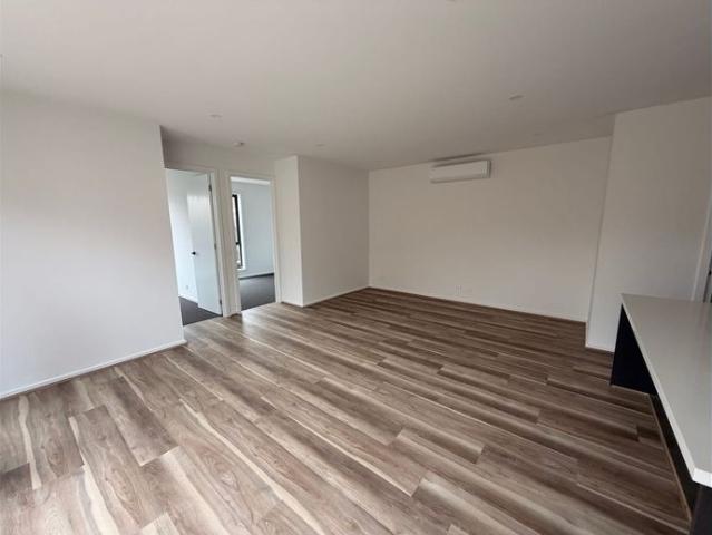 THREE BEDROOM UNIT IN BELL PARK