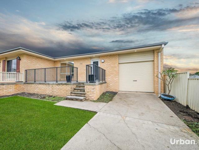 Three Bedroom Unit in Branxton For Lease!