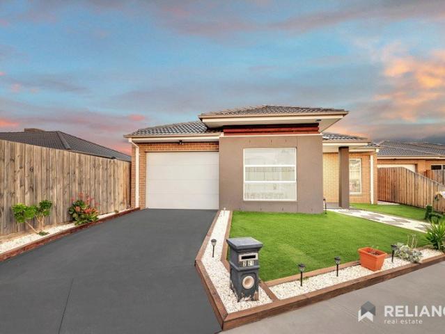 Three bedroom unit in Brookfield !
