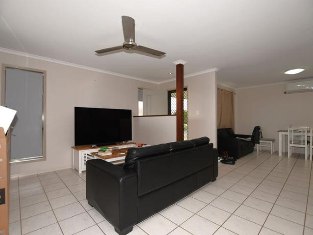 THREE BEDROOM UNIT IN KEPNOCK!