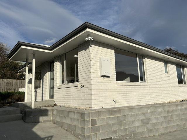 Three bedroom Unit in Lutana