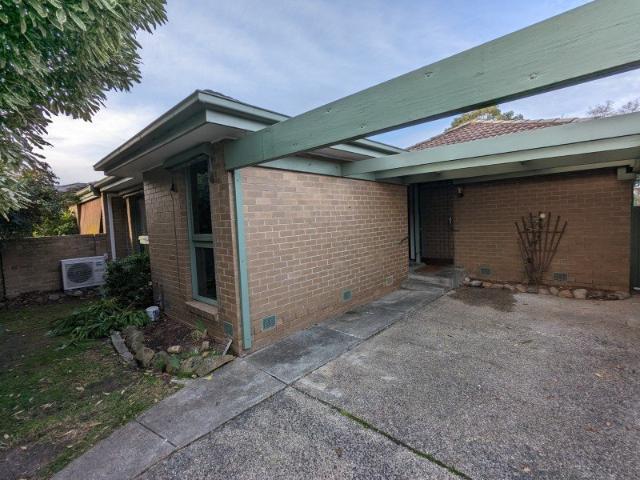 Three bedroom unit in prime location