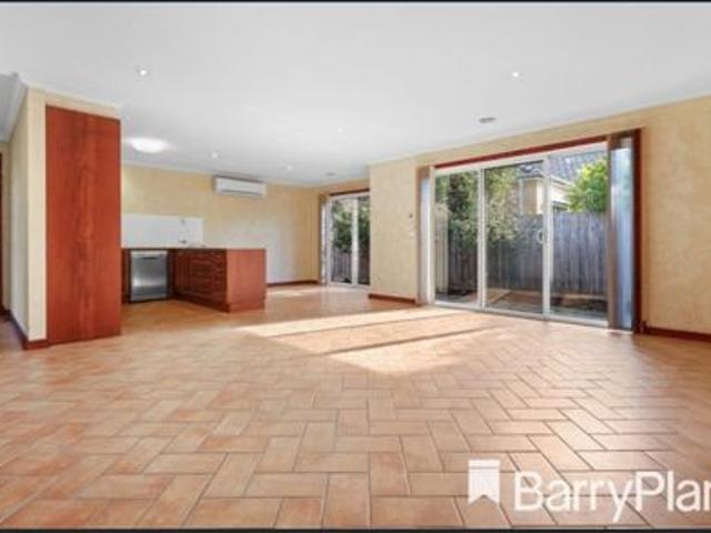 Three Bedroom Unit in Prime Parkdale Location