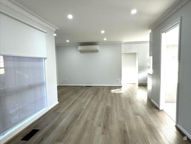 THREE BEDROOM UNIT WITHIN THE HEART OF RESERVOIR!