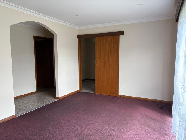 Three Bedroom Villa Close To Shops & Schools