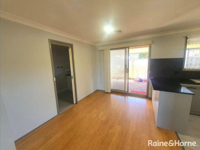 THREE BEDROOM VILLA IN INGLEBURN FOR LEASE WITH FRESHLY RENOVATED KITCHEN AND BATHROOM!