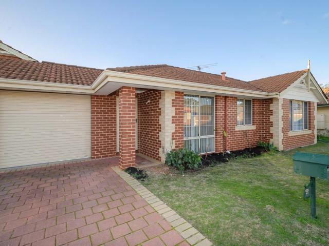 Three Bedroom Villa in Quiet Complex!