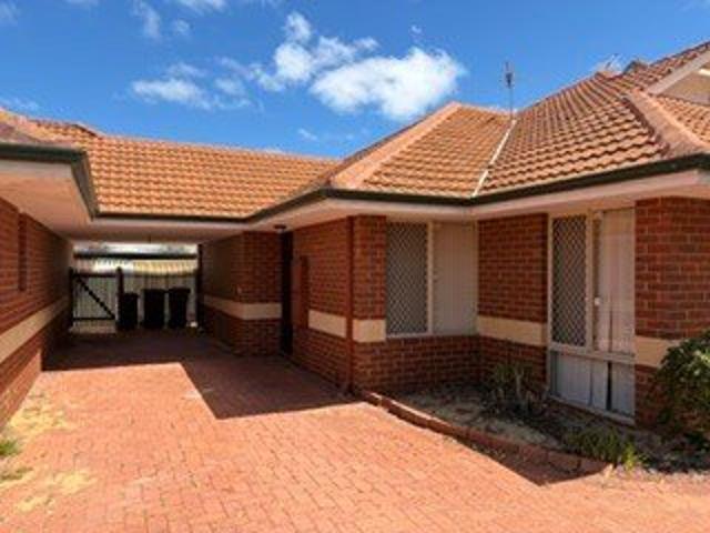 THREE BEDROOM VILLA IN SMALL COMPLEX NOW AVAILABLE!