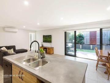 Three Bedroom Villa just minutes to Bar Beach!