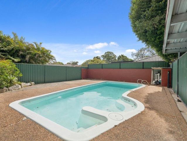 THREE BEDROOM WITH POOL