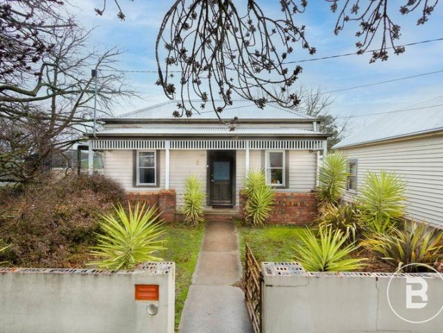 THREE BEDROOM WITHIN WALKING DISTANCE OF CBD