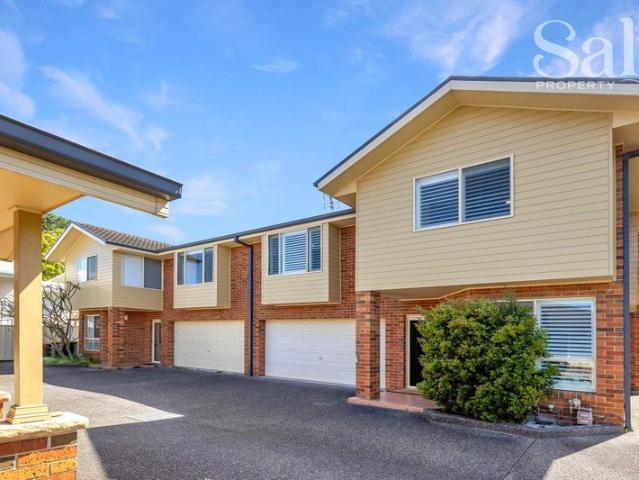 Three bedrooms & three bathrooms, stroll to Westfield and school