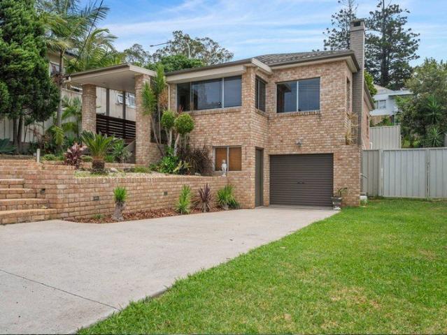 Three Bedrooms, Two Bathrooms and Views to Impress