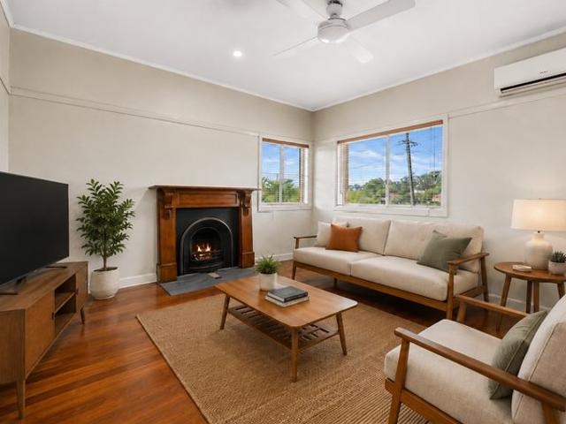 Three Bedrooms, Two Bathrooms and Views to Impress