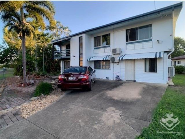 Three bedrooms upstairs unit for rent, Cranbrook, Townsville