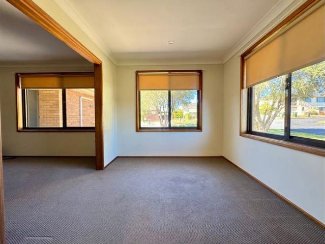 Three Bedrooms with Ample Living Rooms in Wingham