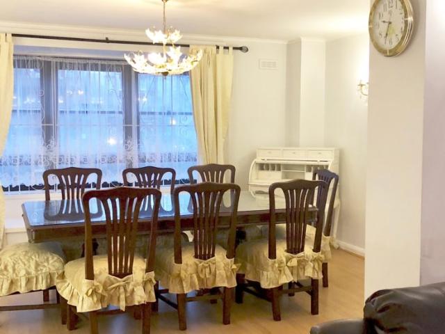 Three Bedrooms Apartment in Porchester Place, W2