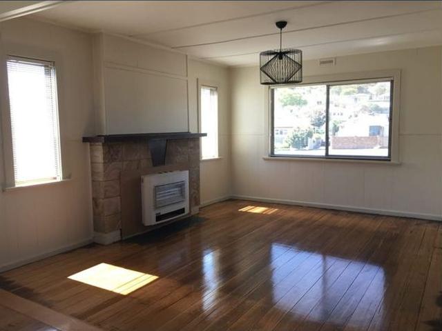 Three bedrooms house in Moonah available from 3rd Aug