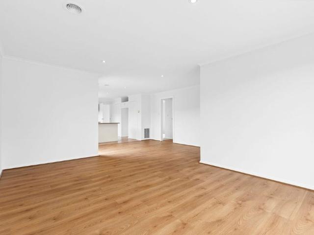 THREE BEDROOMS IN PRIZED LOCATION