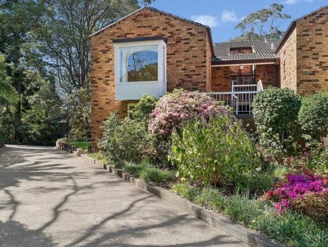 Three bedrooms, leafy terrace outlook, village at your doorstep