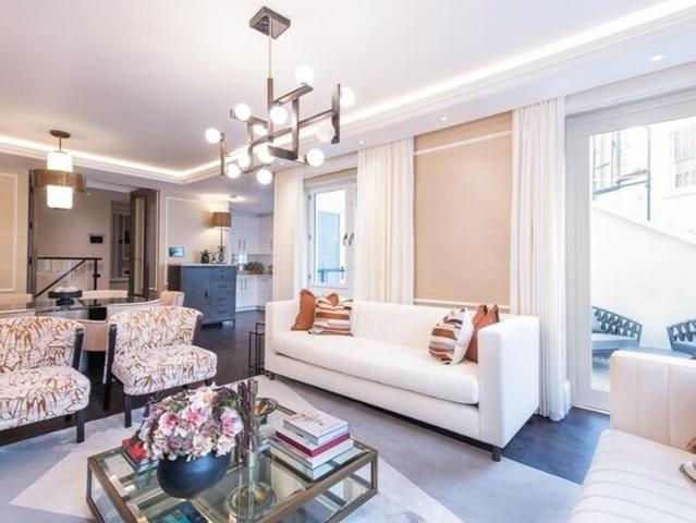 Three Bedrooms of Luxury in Kensigton 3 bed flat to rent £16,748 pcm £3,865 pw