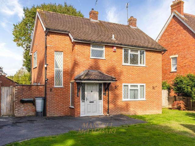 Three Bridges Road, Crawley RH10, 3 bed detached house to rent, £2,800 pcm | PrimeLocation